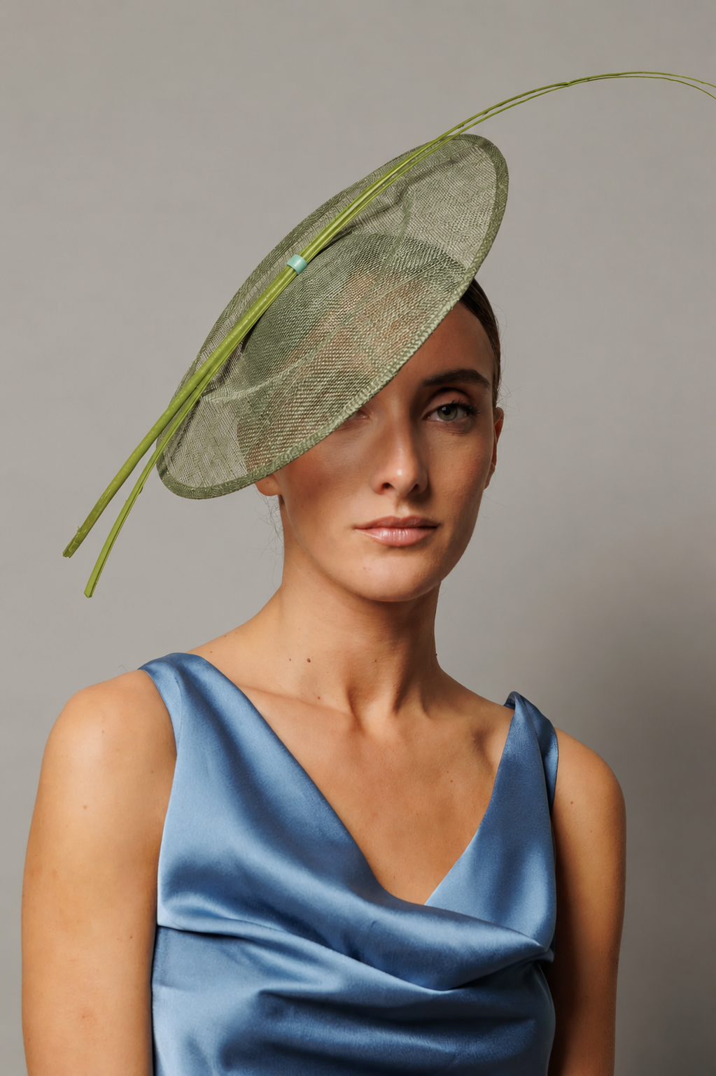 Tocado Windsor verde menta