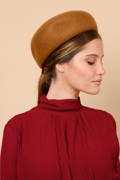 Tocado, pillbox, lana, casquete, marron, invitada, boda, marcela and co