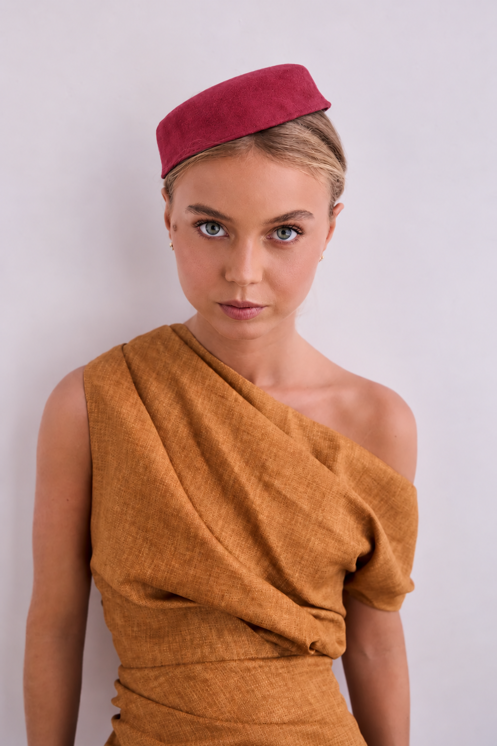Tocado Casquete Bernadette vino