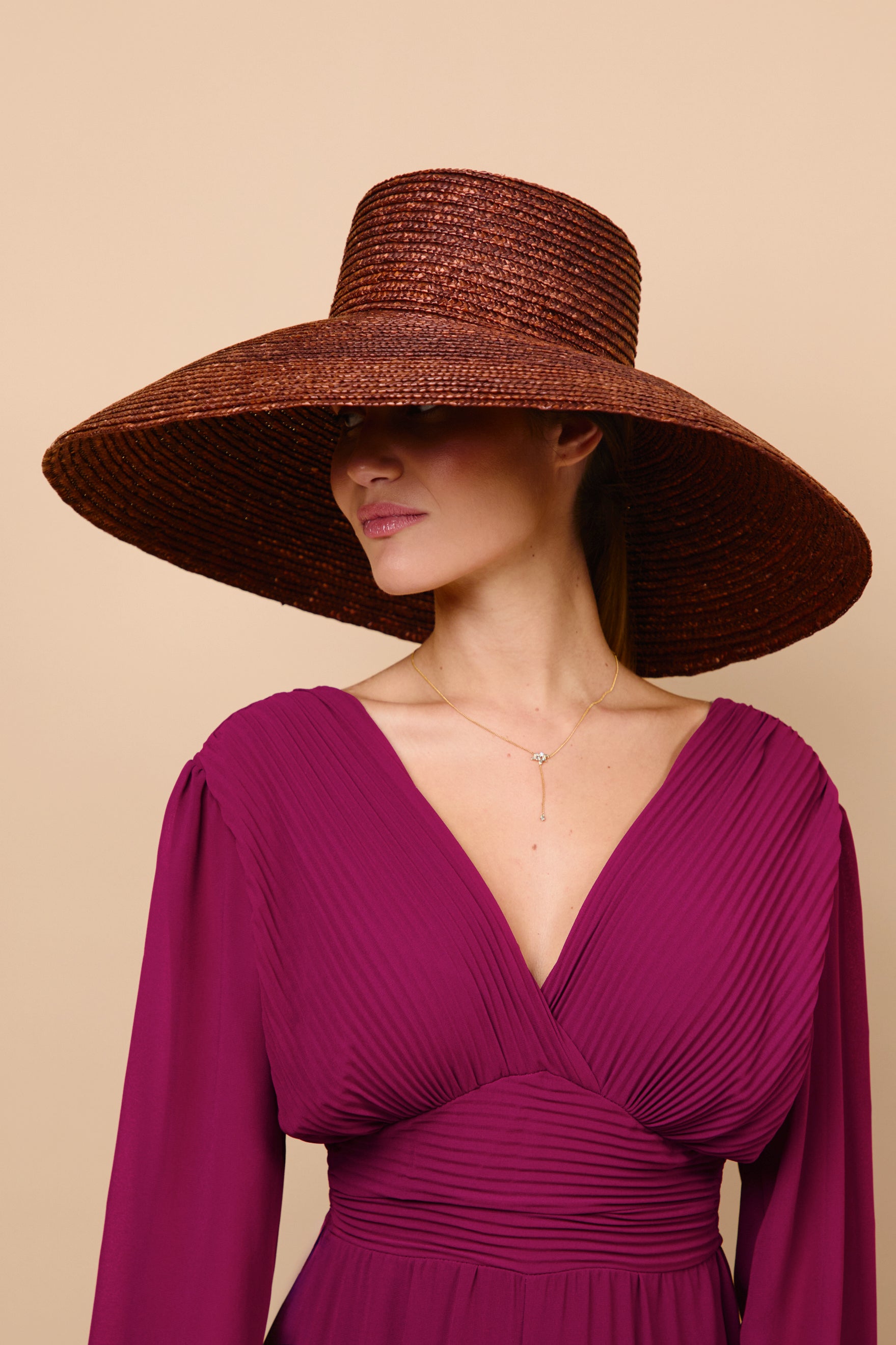 pamela, paja, chocolate, acampanada, invitada, boda, marcela and co