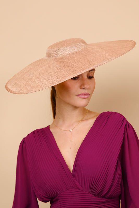 pamela, sinamay, nude, invitada, boda, marcela and co