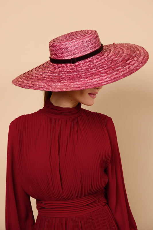 pamela, sombrero, paja, vino, invitada, boda, marcela & co