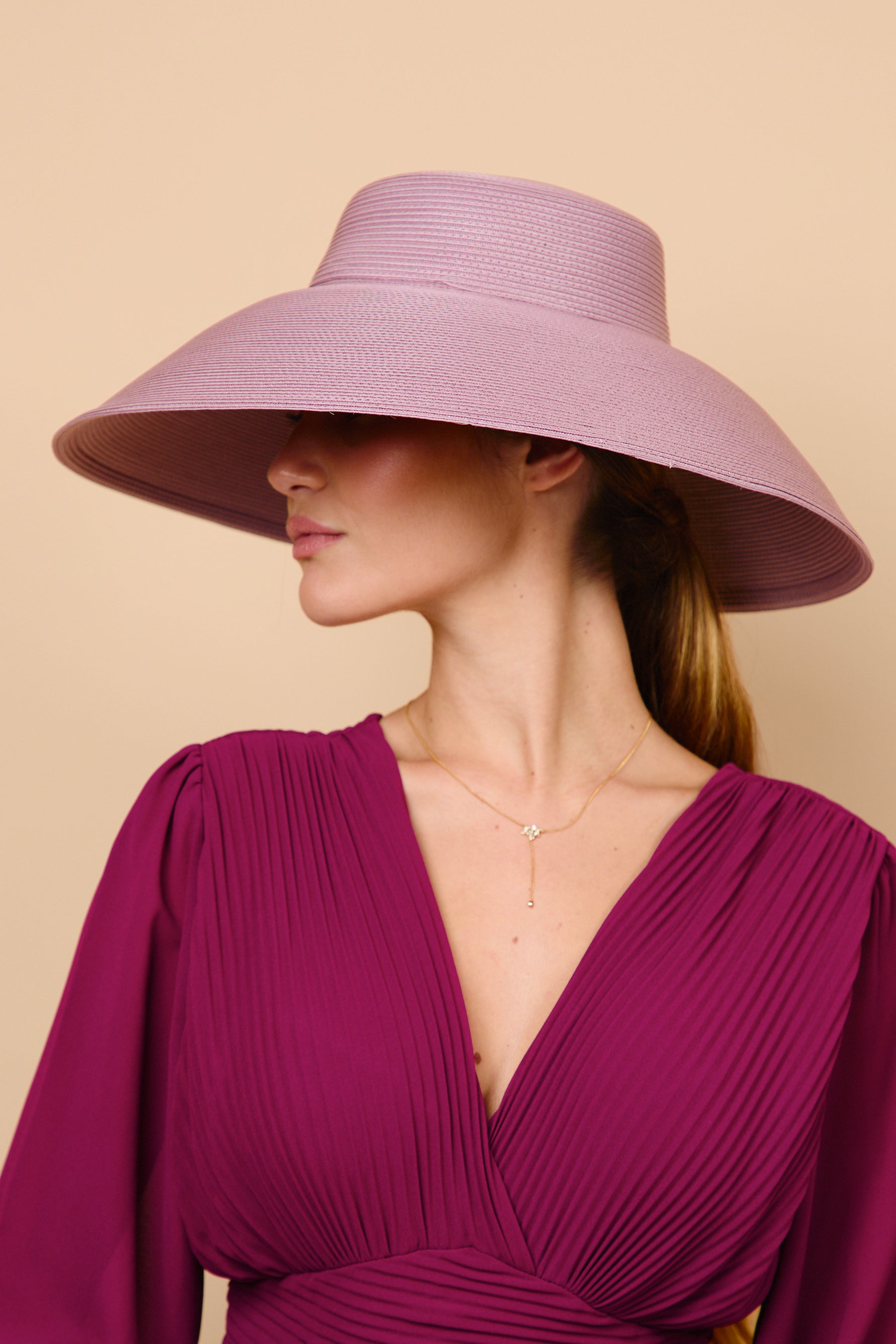 pamela, tocado, nude, acampanada, invitada, boda, marcela and co