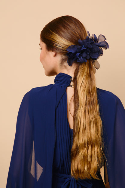 tocado, coleta, petalos, azul, gasa, marcela and co