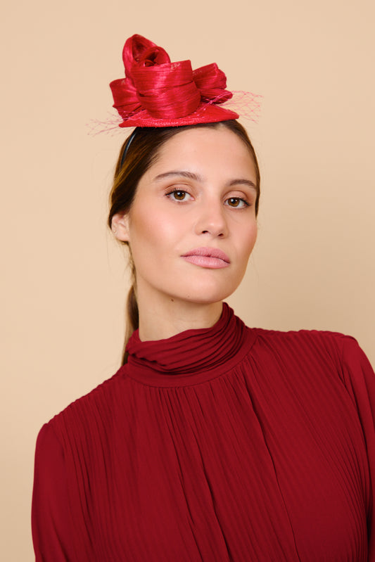 tocado, sinamay, rojo, invitada, boda, marcela & co