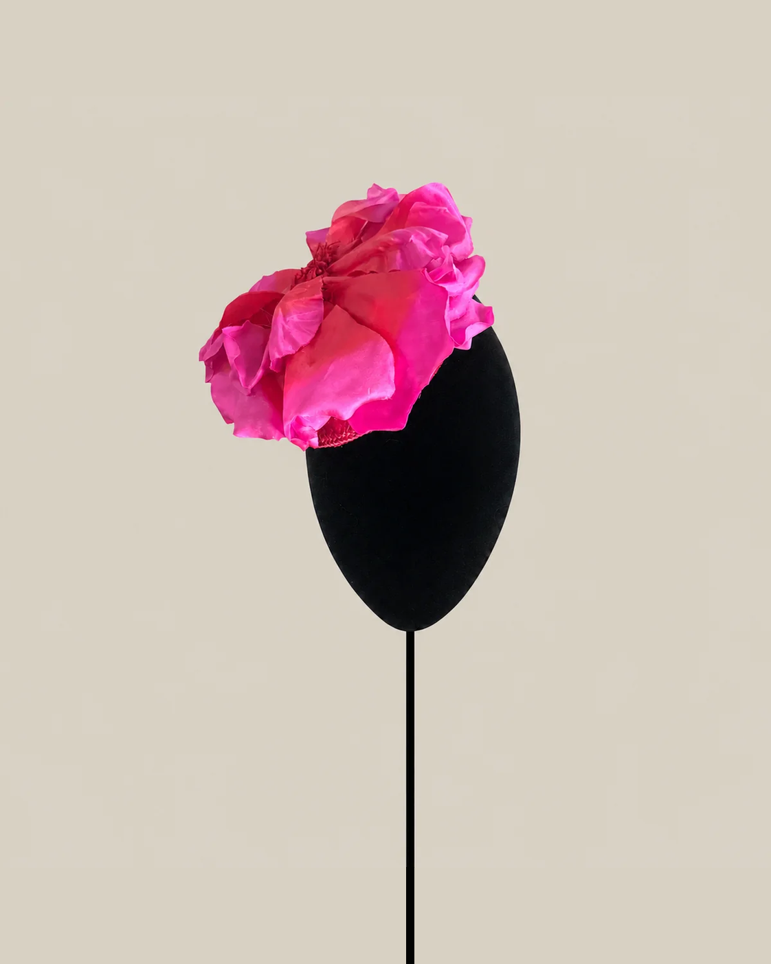 Tocado Agnes fucsia