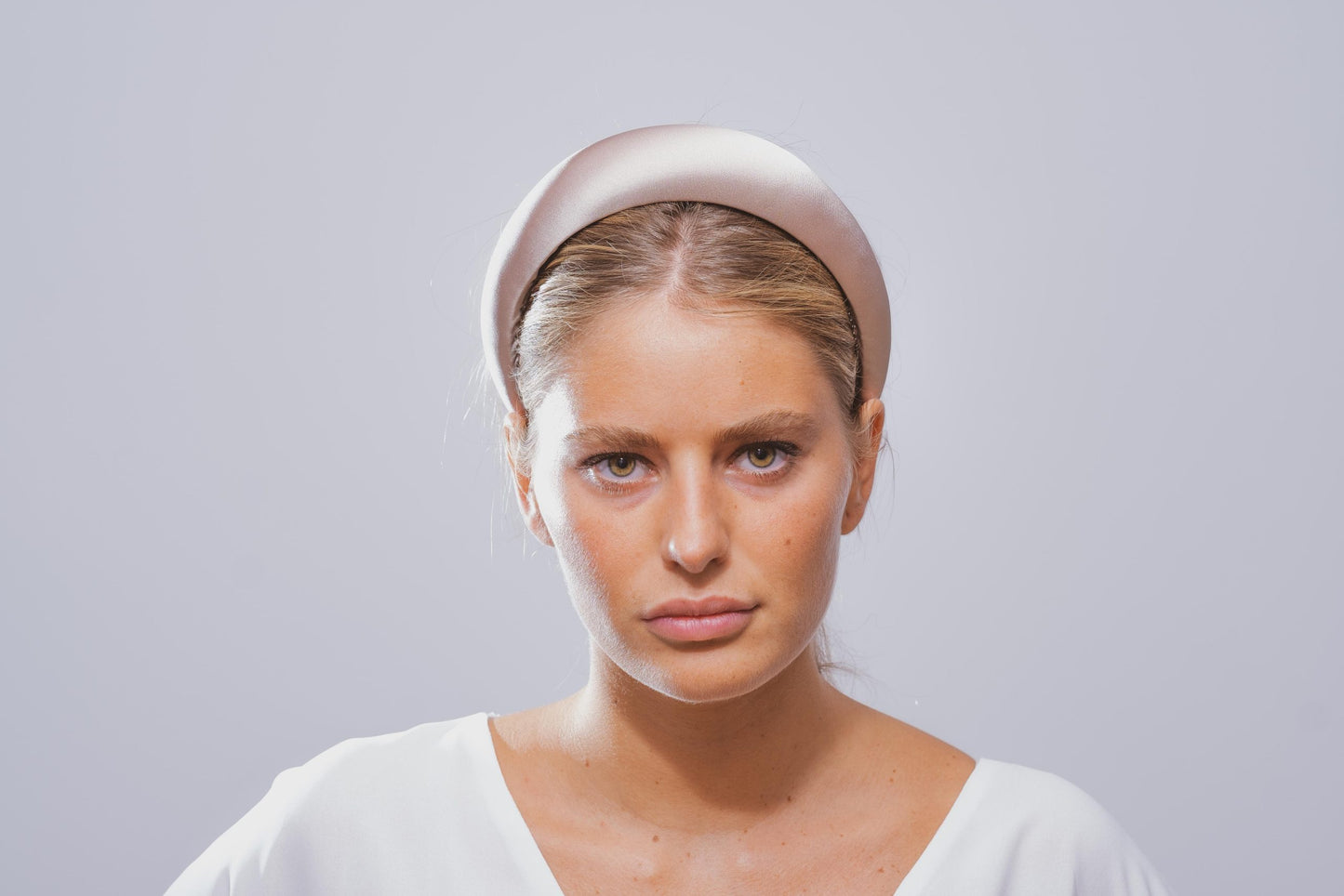 Rock satin sand headband 