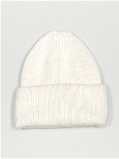 Gorro de punto blanco